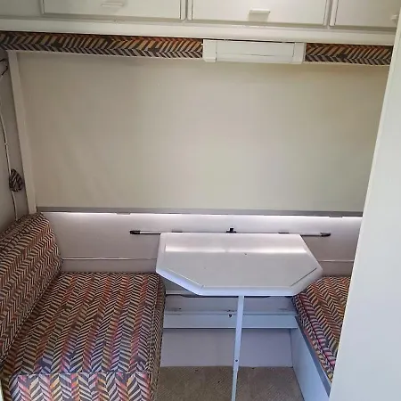 Karavan S Predstanem Luksustelt *