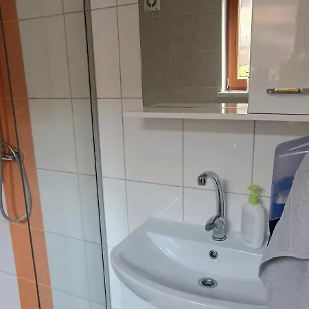 Karavan S Predstanem Červený Kostelec